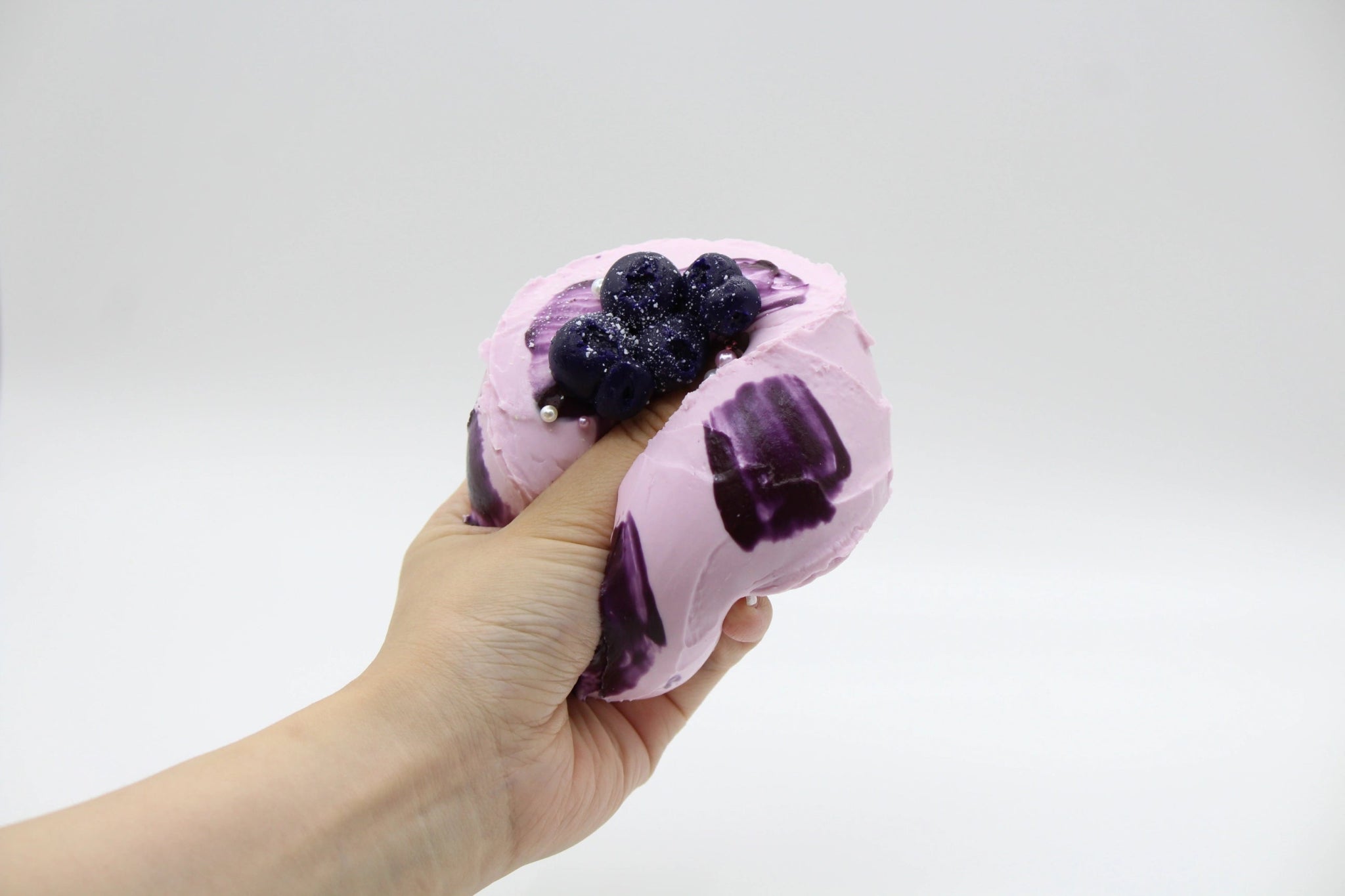 Blueberry Frosted Cake - squishy - Yumi Squishy