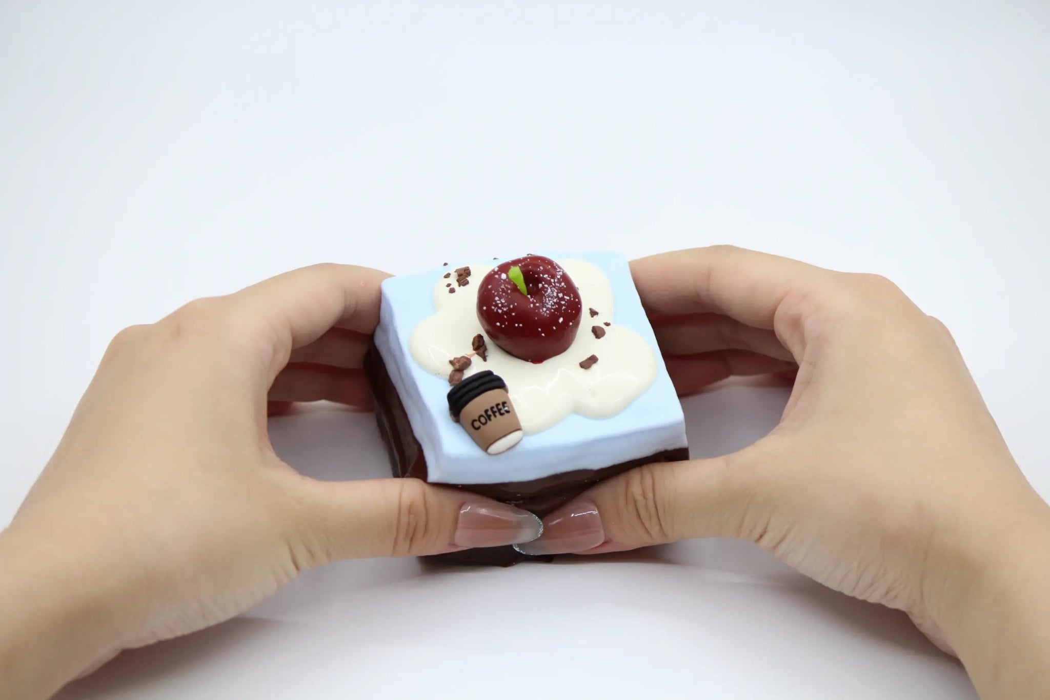 Cherry Sea Salt Brownie - squishy - Yumi Squishy