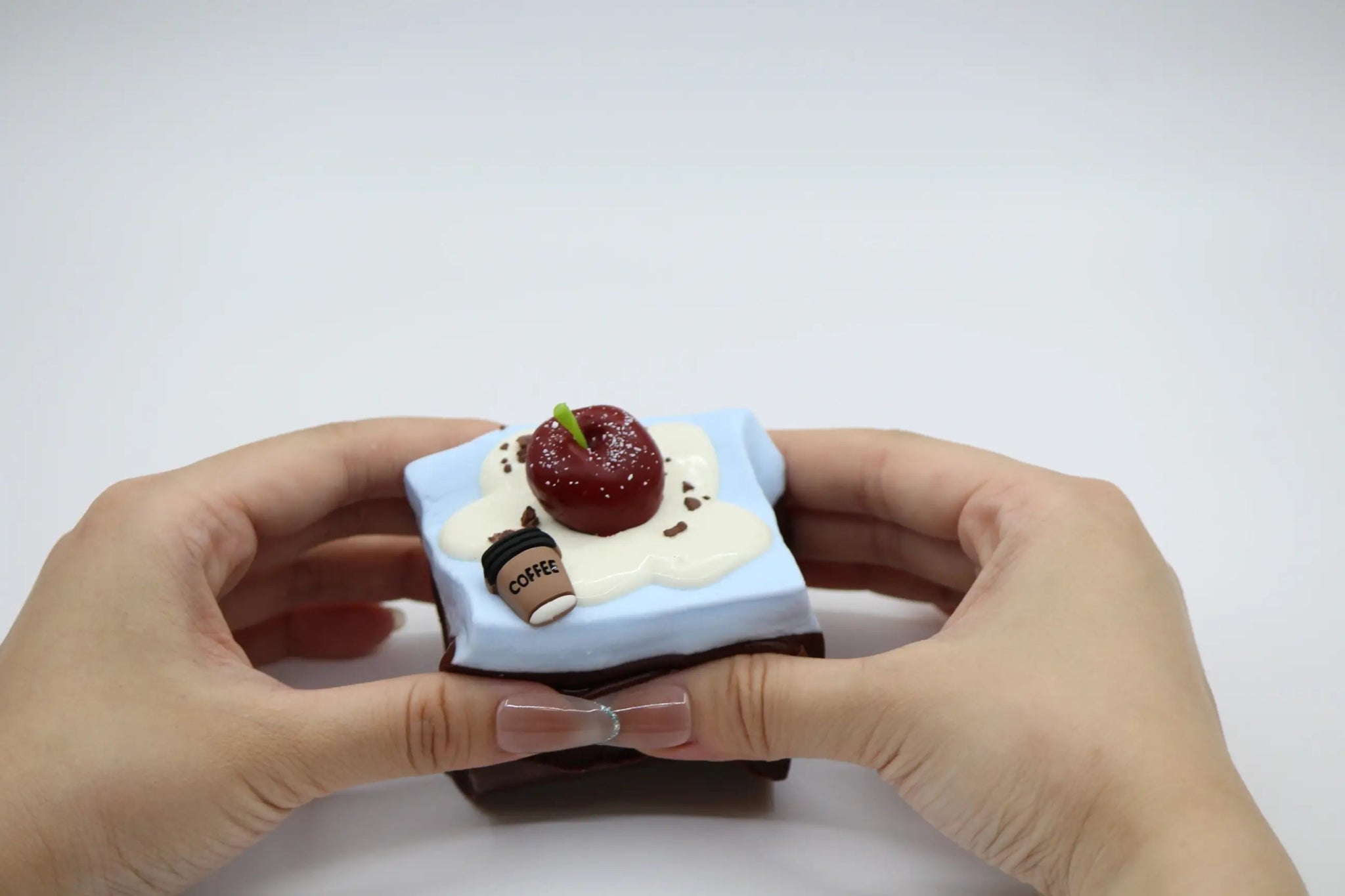 Cherry Sea Salt Brownie - squishy - Yumi Squishy
