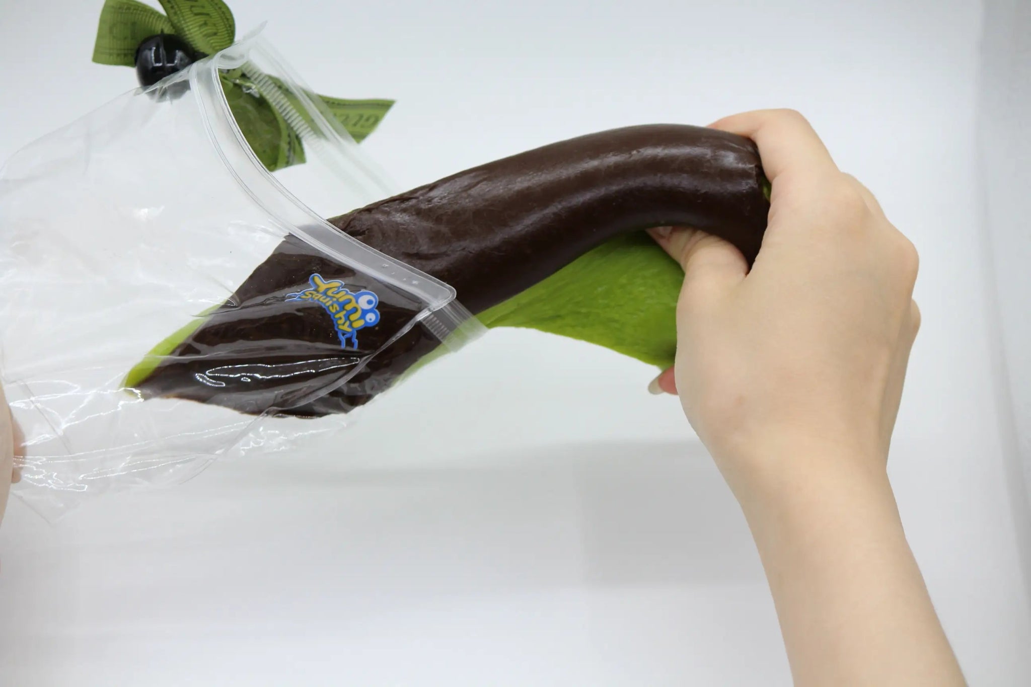 Choco Matcha Sponge Cake - squishy - Yumi Squishy
