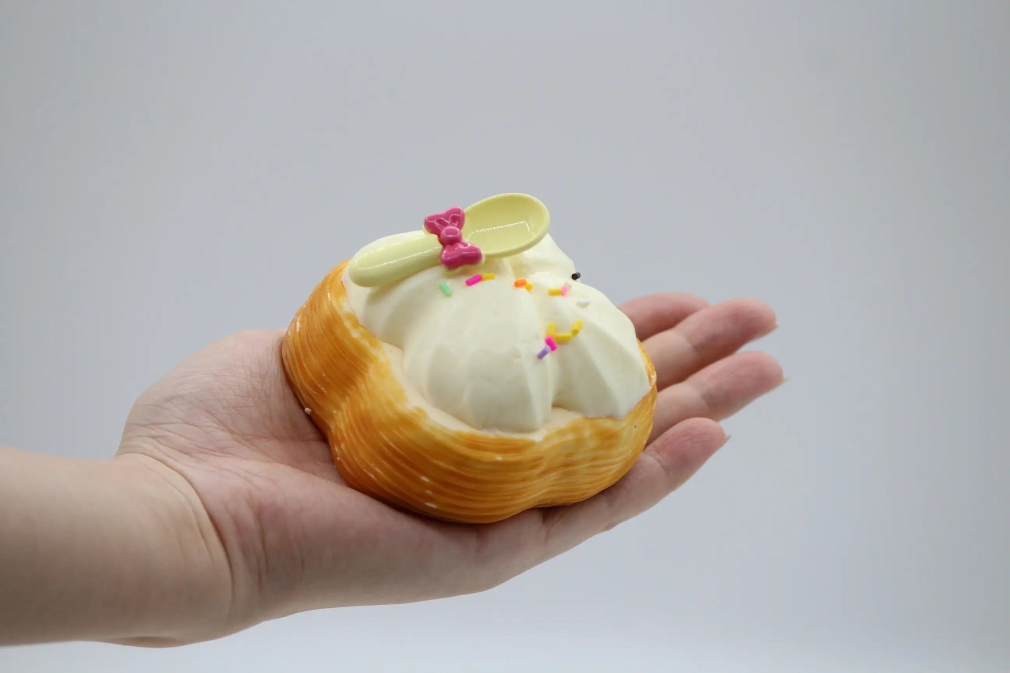 Cream Puff Pastry Cake - squishy - Yumi Squishy