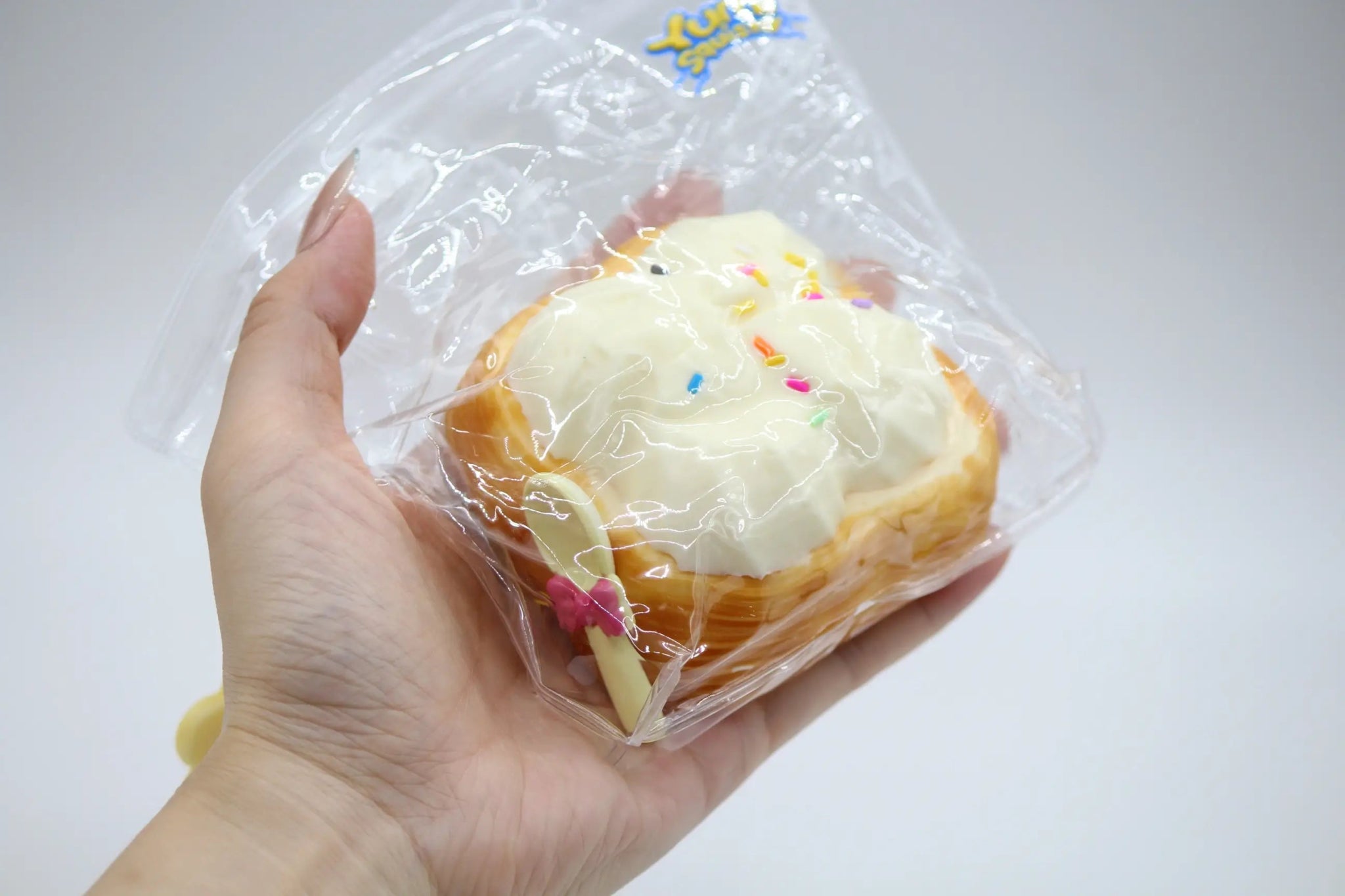 Cream Puff Pastry Cake - squishy - Yumi Squishy