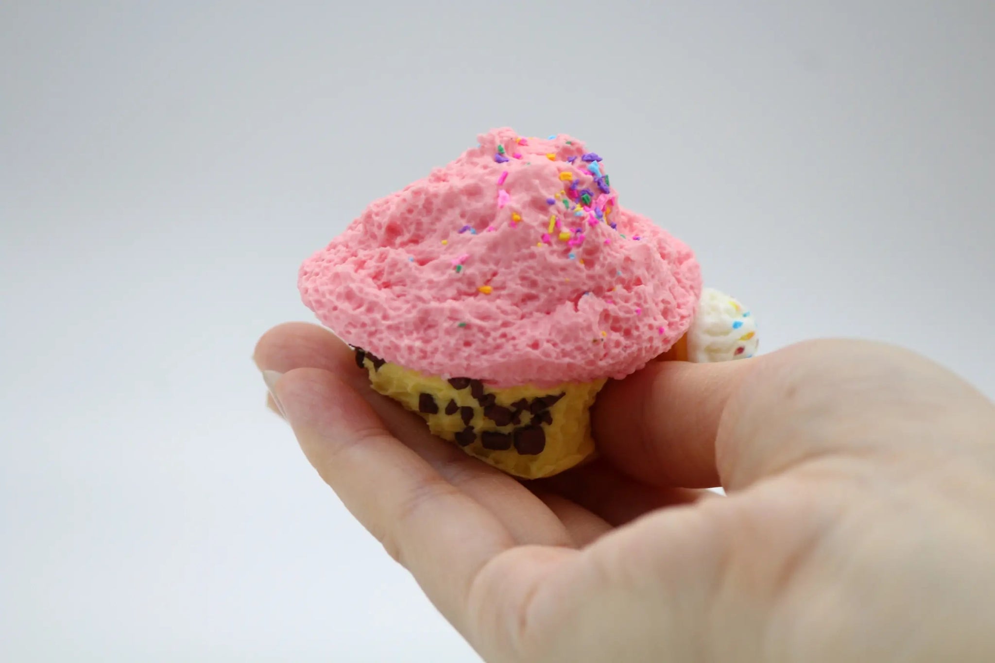 Fluffy Cupcake - squishy - Yumi Squishy
