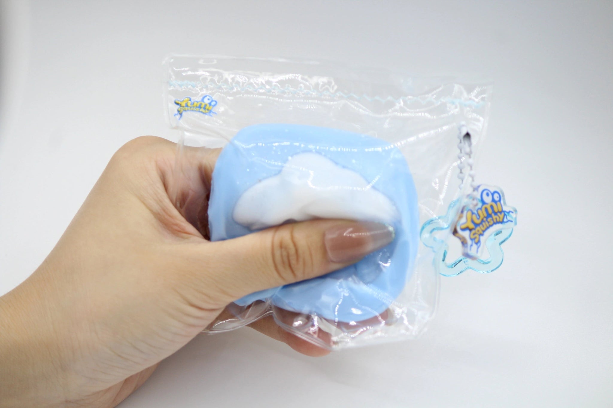 Fluffy Sky Puff - squishy - Yumi Squishy