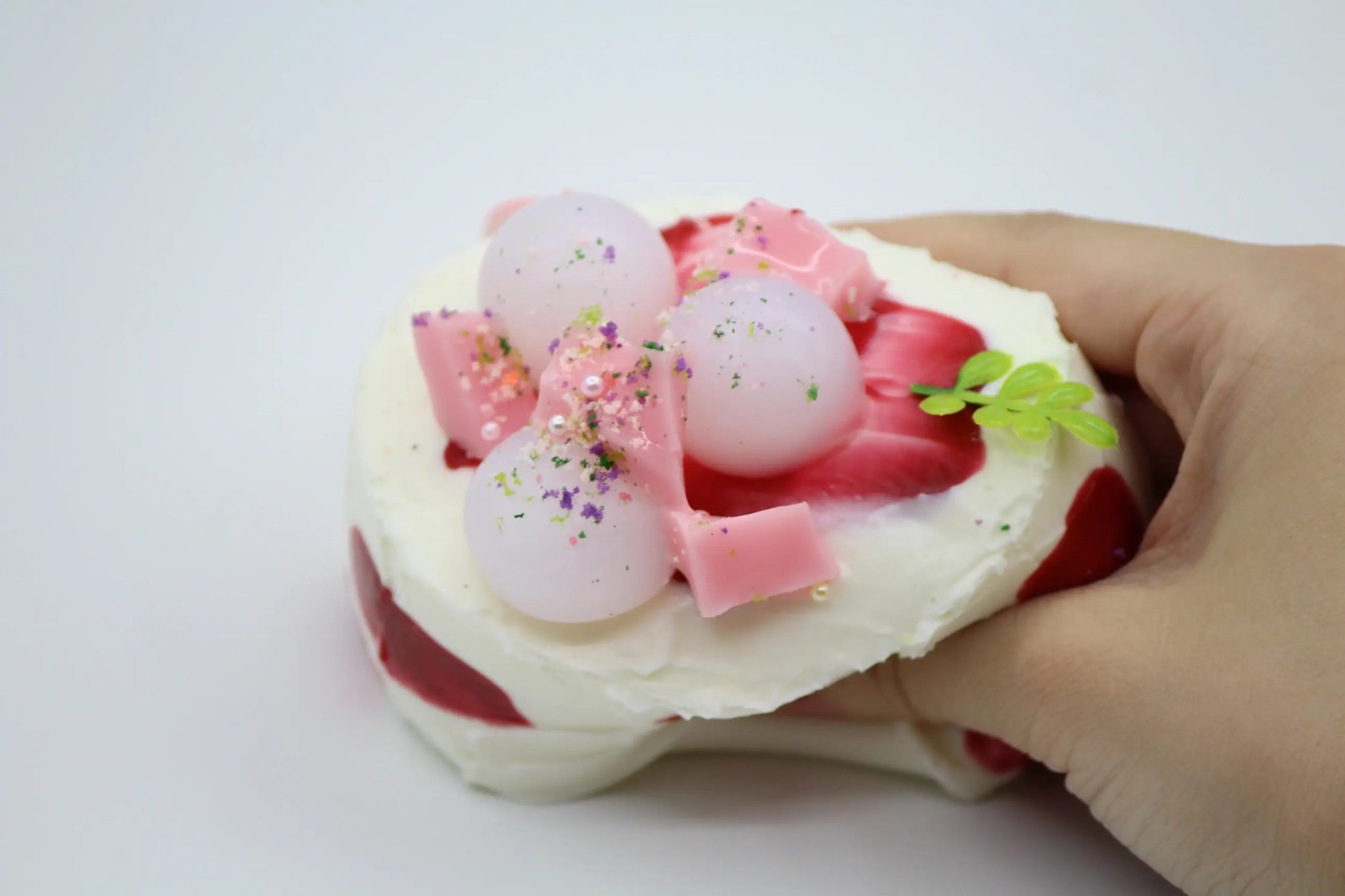 Lychee Peach Cream Cake - squishy - Yumi Squishy