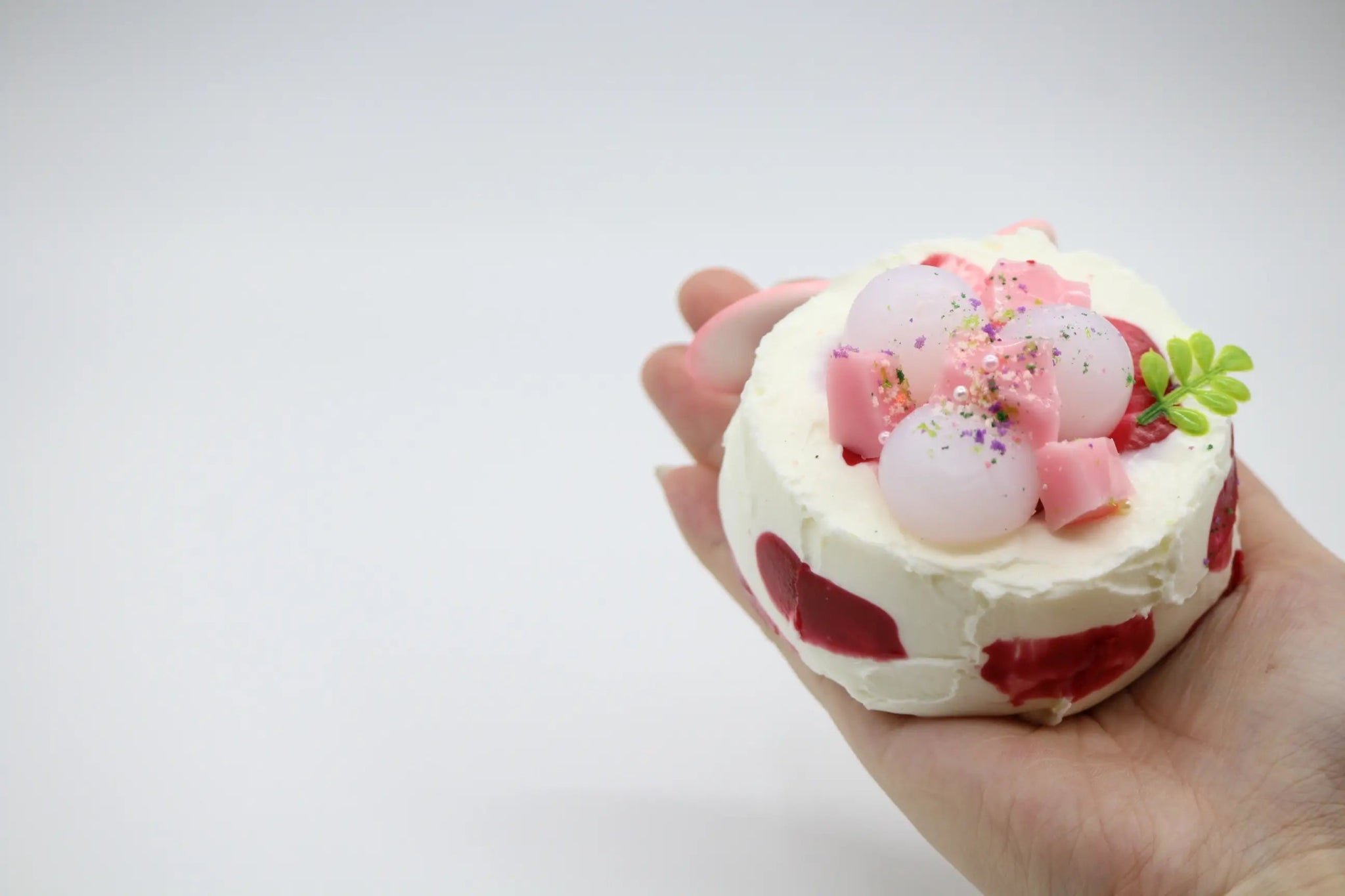 Lychee Peach Cream Cake - squishy - Yumi Squishy