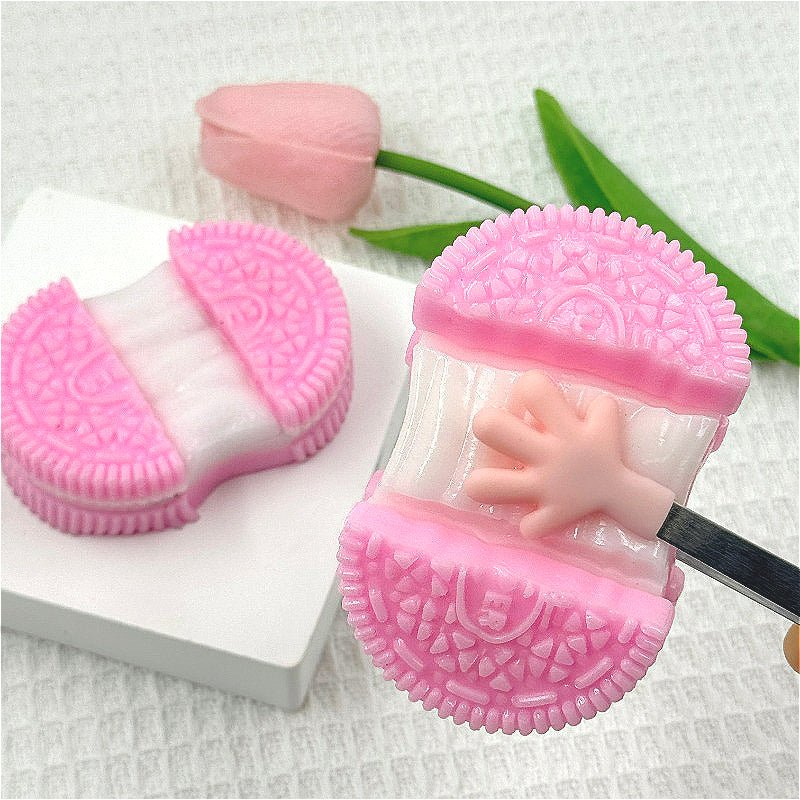 Ooey Gooey Oreo - squishy - Yumi Squishy