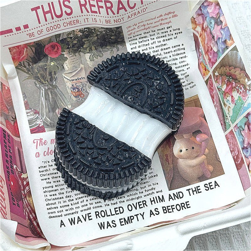 Ooey Gooey Oreo - squishy - Yumi Squishy