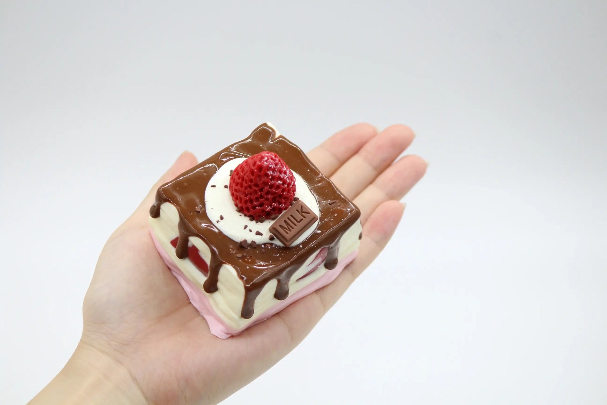 Strawberry Petite - squishy - Yumi Squishy