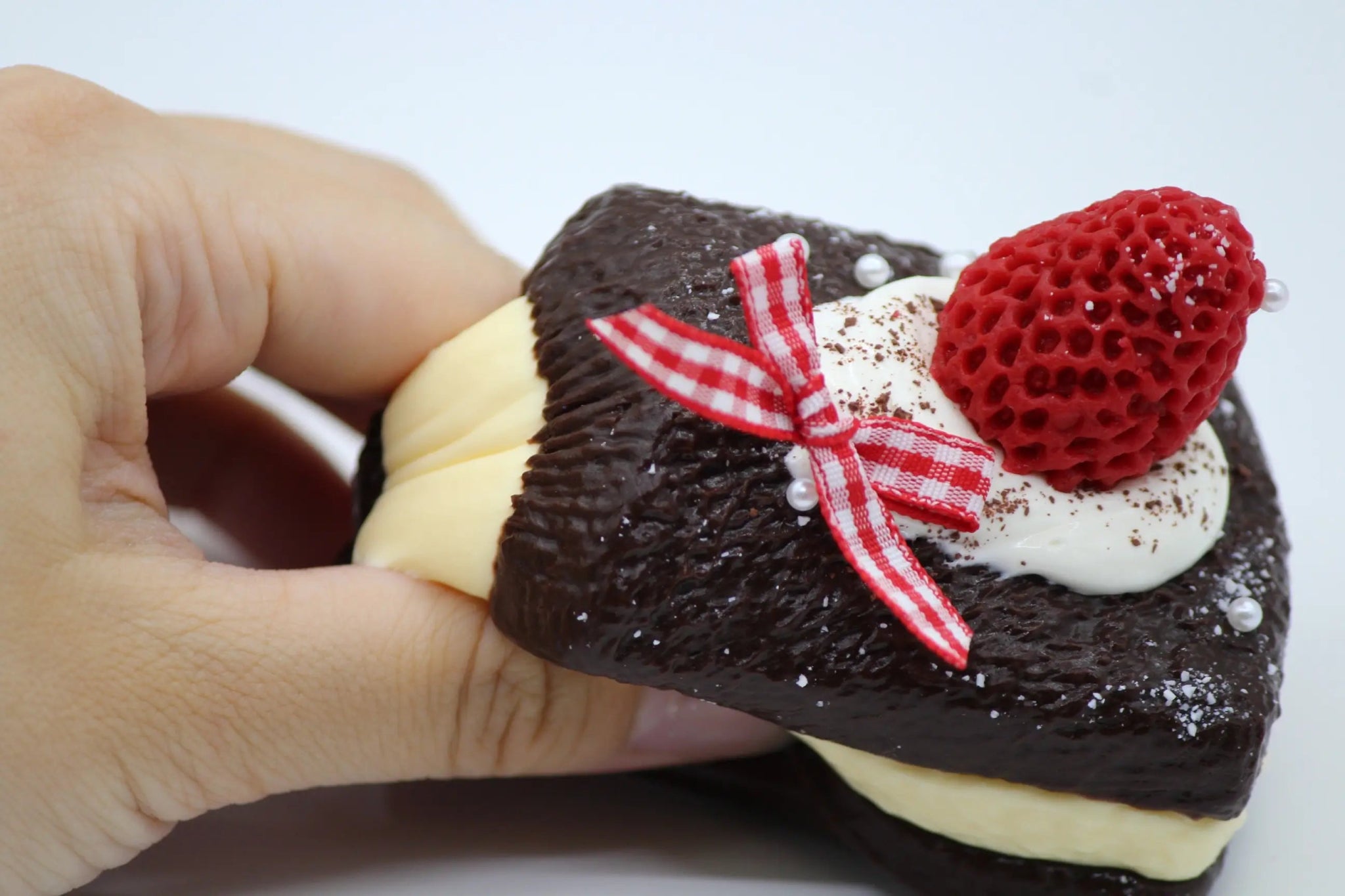 Strawberry Sandwich - squishy - Yumi Squishy
