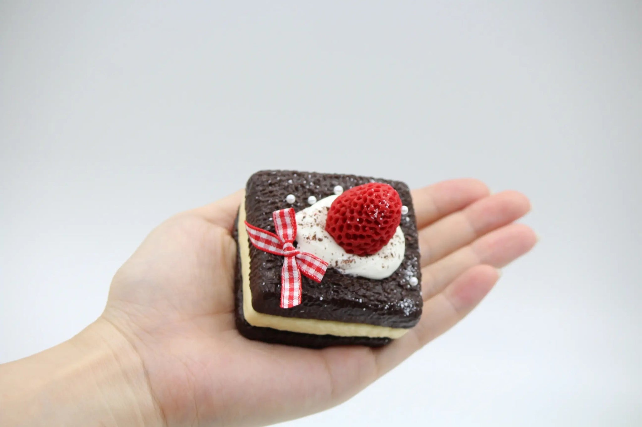 Strawberry Sandwich - squishy - Yumi Squishy