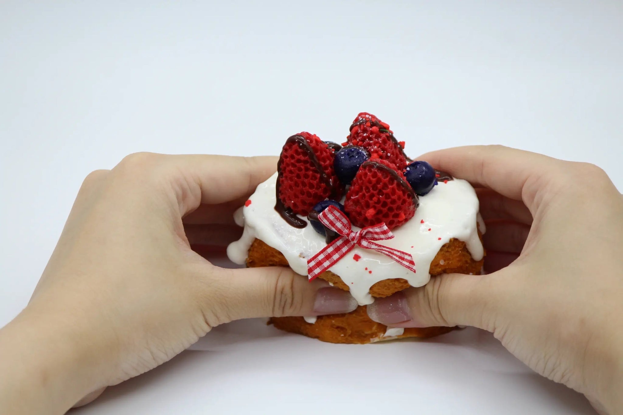 Toasted Strawberry Cake - squishy - Yumi Squishy