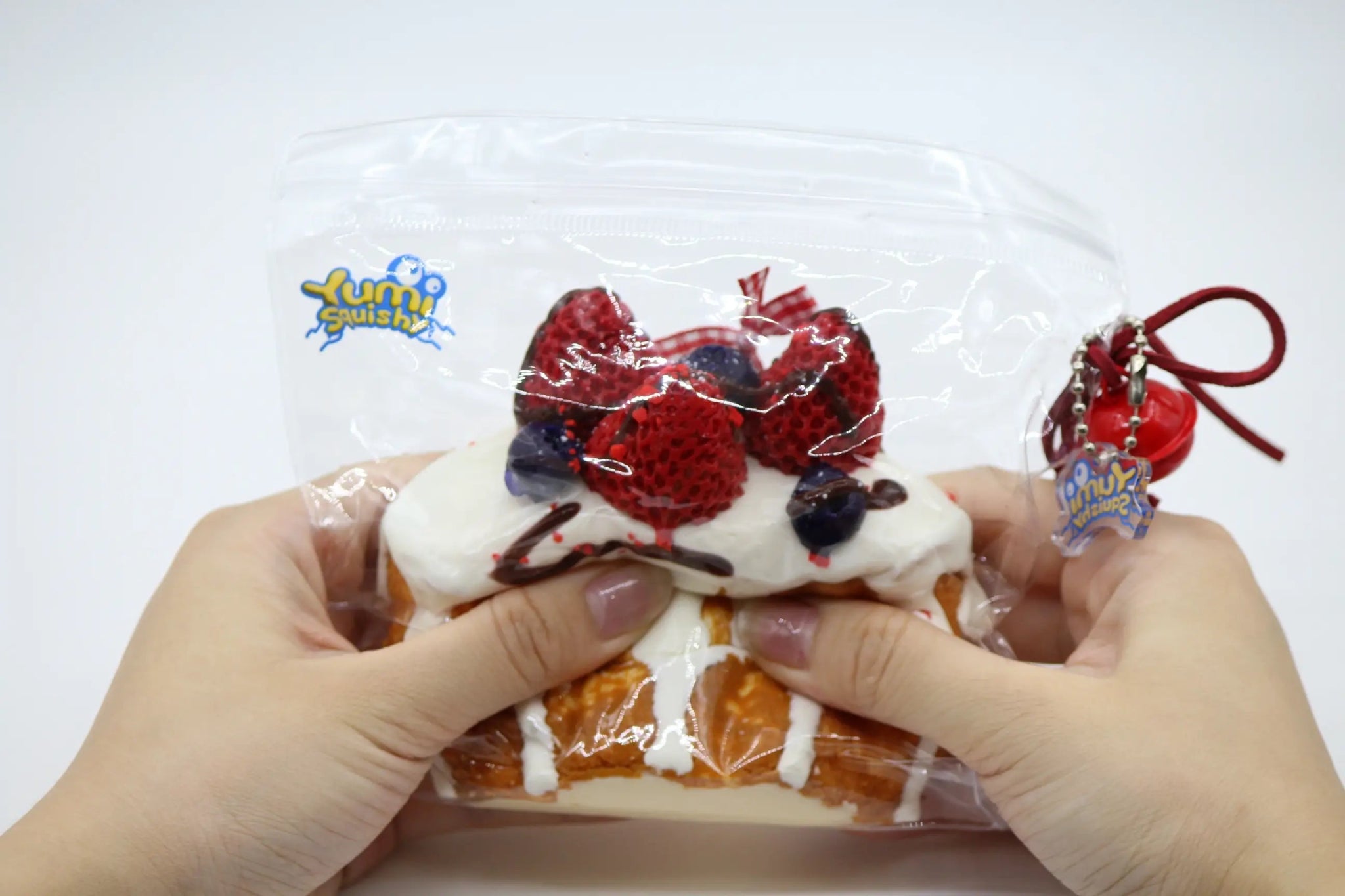 Toasted Strawberry Cake - squishy - Yumi Squishy