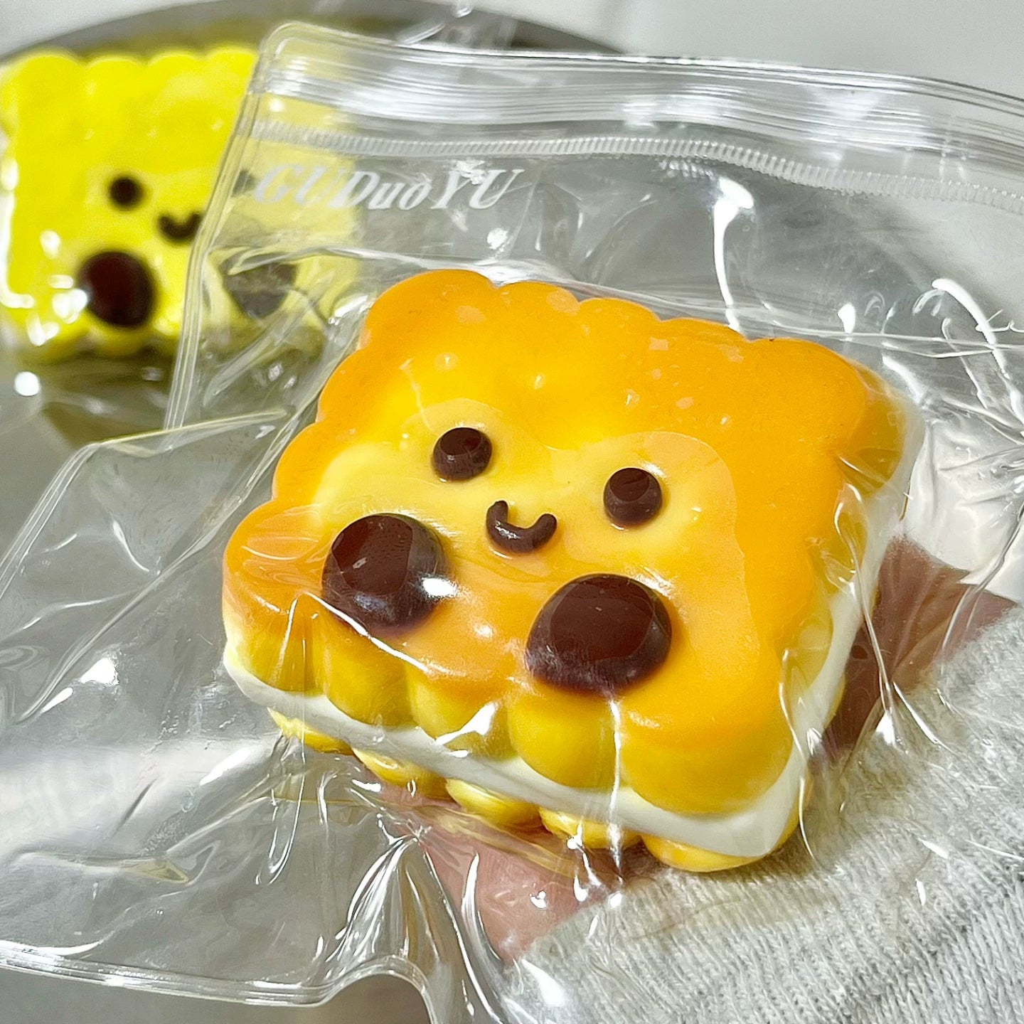 Sandwich Cookie Squishy product image 1
