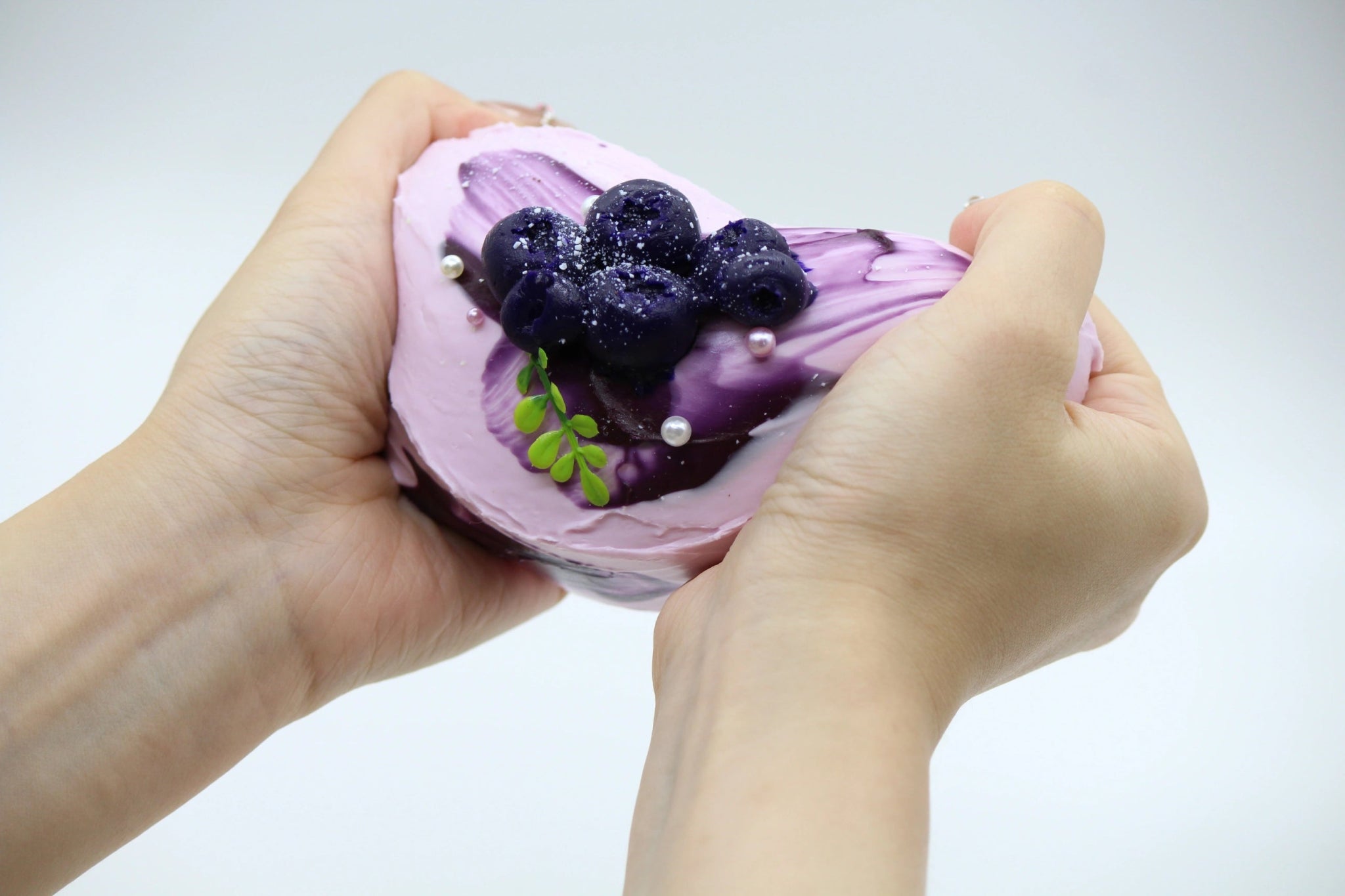 Blueberry Frosted Cake - squishy - Yumi Squishy
