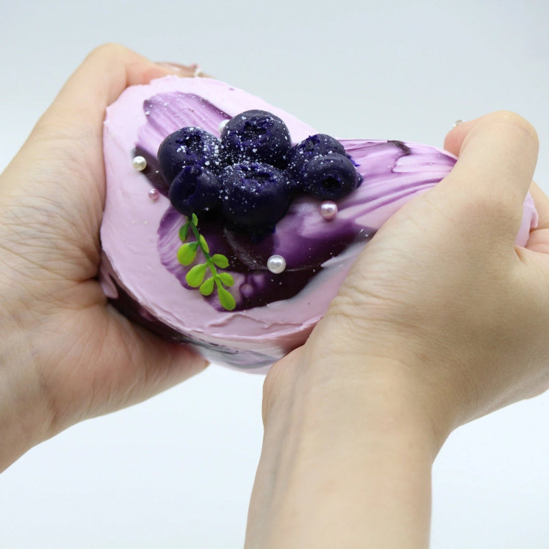 Blueberry Frosted Cake - squishy - Yumi Squishy