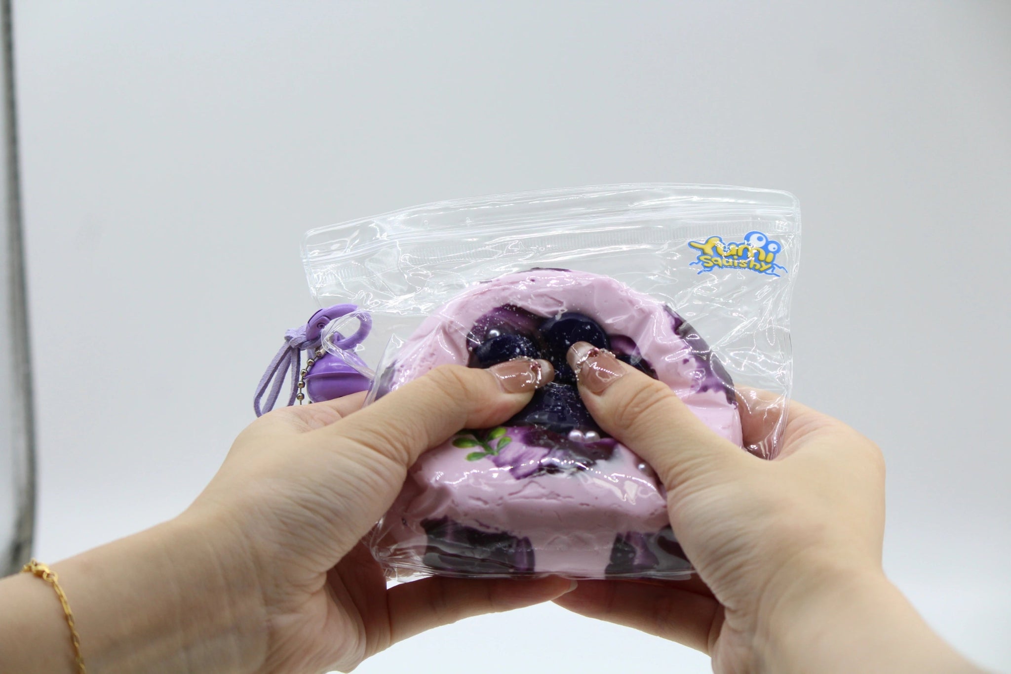 Blueberry Frosted Cake - squishy - Yumi Squishy