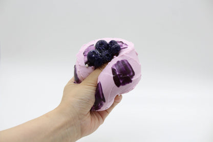 Blueberry Frosted Cake - squishy - Yumi Squishy