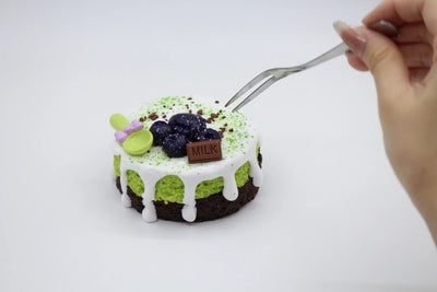 Blueberry Matcha Cake - squishy - Yumi Squishy