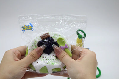 Blueberry Matcha Cake - squishy - Yumi Squishy