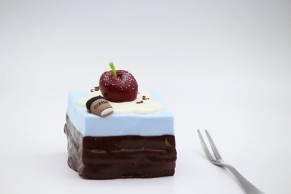 Cherry Sea Salt Brownie - squishy - Yumi Squishy