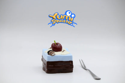 Cherry Sea Salt Brownie - squishy - Yumi Squishy