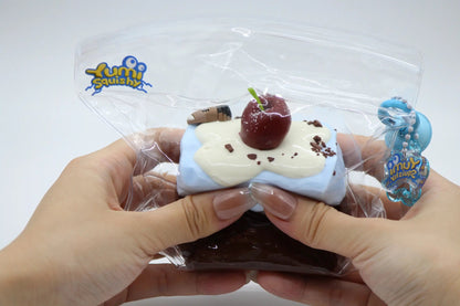 Cherry Sea Salt Brownie - squishy - Yumi Squishy