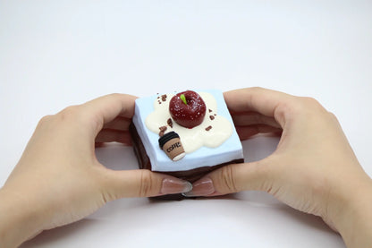 Cherry Sea Salt Brownie - squishy - Yumi Squishy