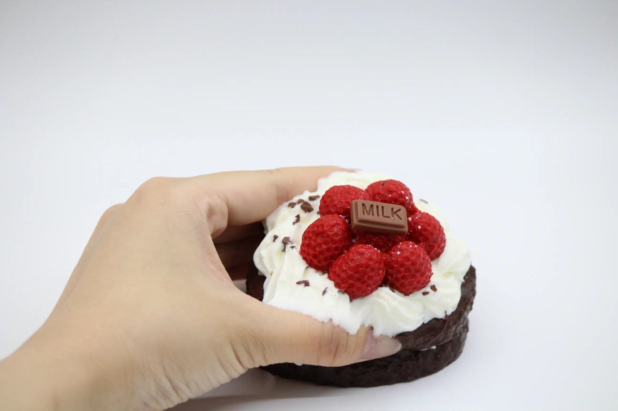 Choco Berry Cake - squishy - Yumi Squishy