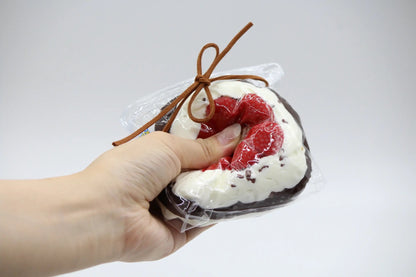 Choco Berry Cake - squishy - Yumi Squishy