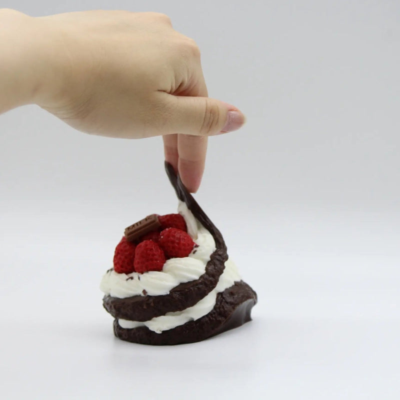 Choco Berry Cake - squishy - Yumi Squishy