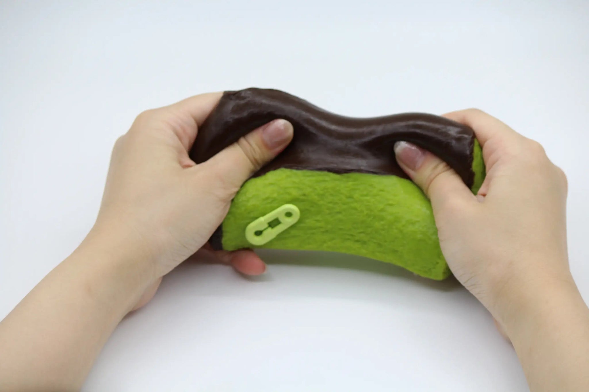 Choco Matcha Sponge Cake - squishy - Yumi Squishy
