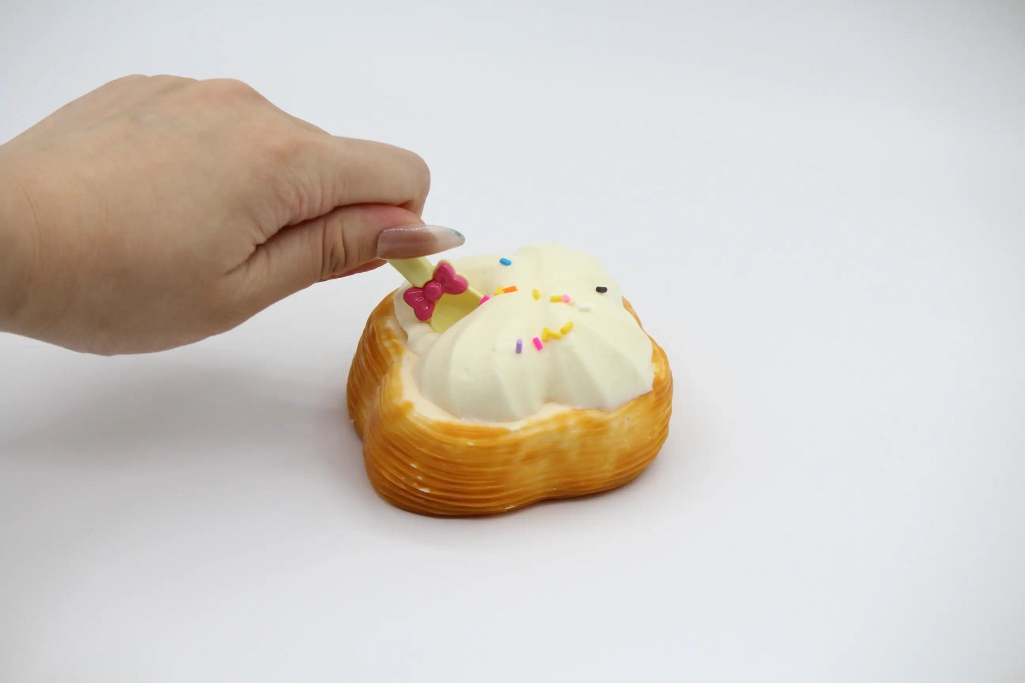 Cream Puff Pastry Cake - squishy - Yumi Squishy