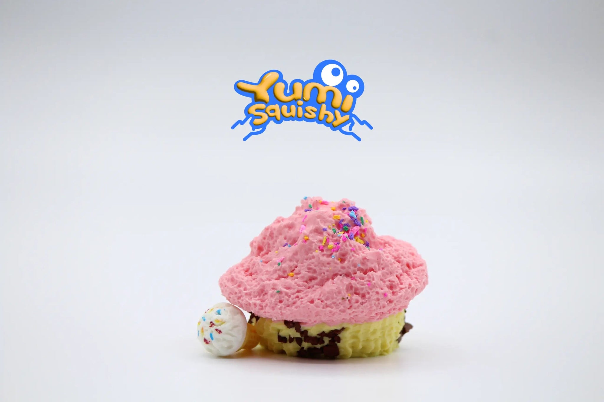 Fluffy Cupcake - squishy - Yumi Squishy