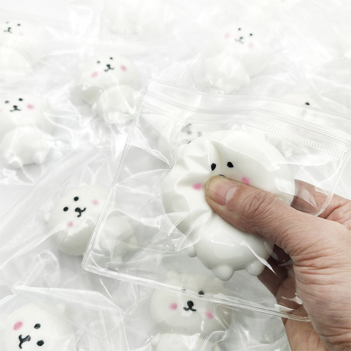 Joke Bear Squishy - squishy - Yumi Squishy