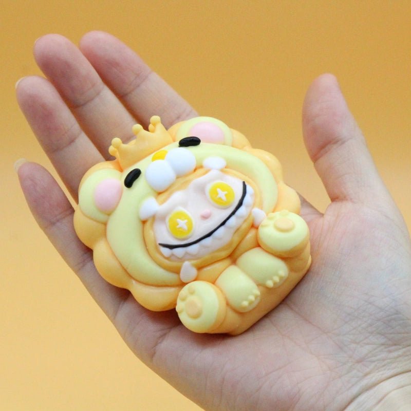 Lion Labubu Squishy - squishy - Yumi Squishy
