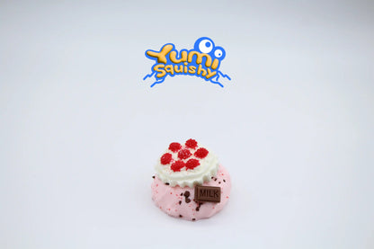 Lolita Petite Cake - squishy - Yumi Squishy