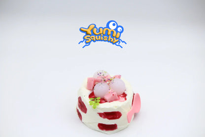 Lychee Peach Cream Cake - squishy - Yumi Squishy