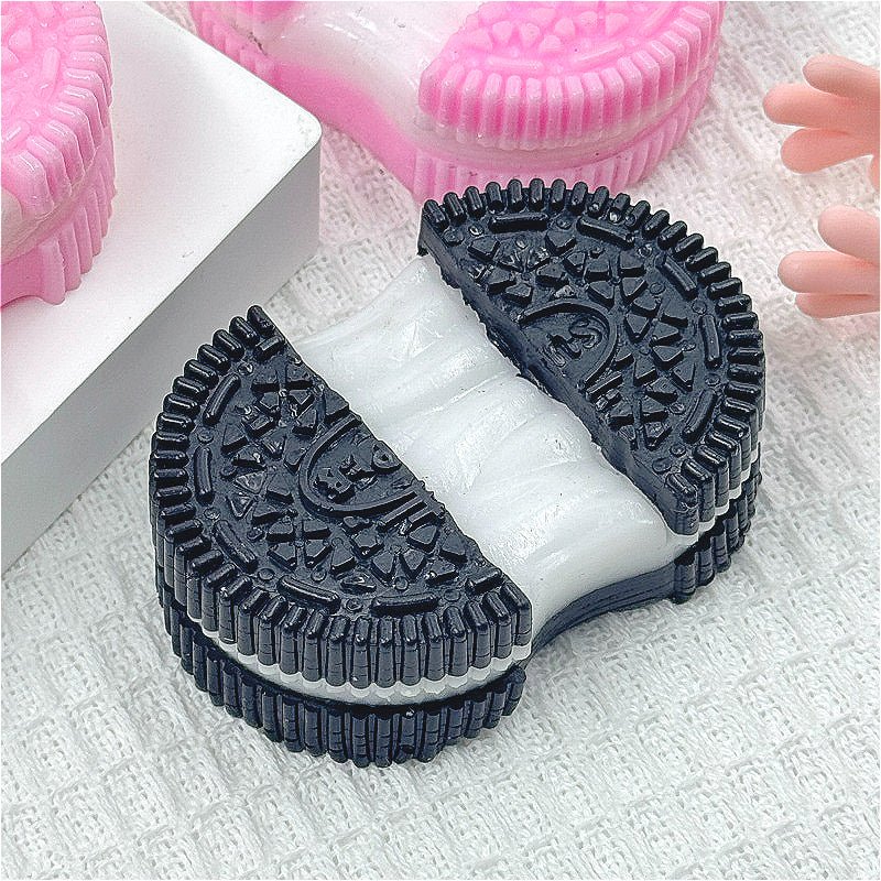 Ooey Gooey Oreo - squishy - Yumi Squishy