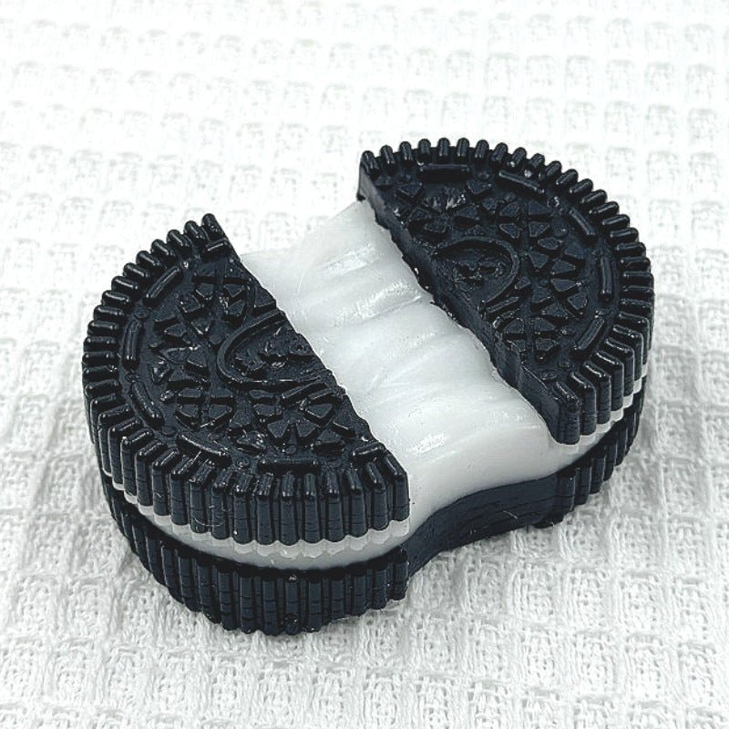 Ooey Gooey Oreo - squishy - Yumi Squishy