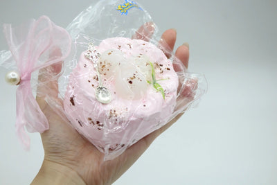 Rose Cream Round Cake - Yumi Squishy