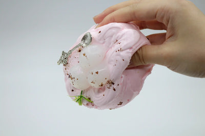 Rose Cream Round Cake - Yumi Squishy