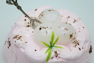 Rose Cream Round Cake - Yumi Squishy
