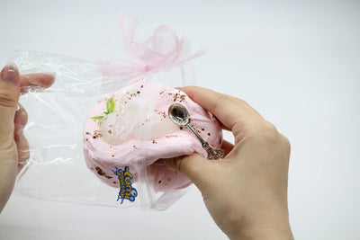 Rose Cream Round Cake - Yumi Squishy