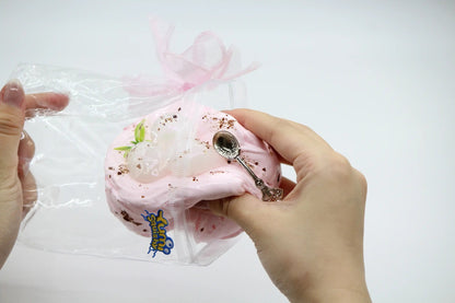 Rose Cream Round Cake - squishy - Yumi Squishy