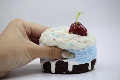 Sea Salt Cherry Cake - Yumi Squishy