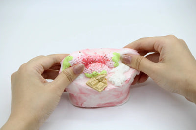Soft Berry Frost Cake - Yumi Squishy