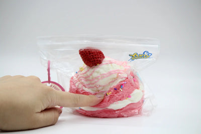 Strawberry Cream Layer Cake - squishy - Yumi Squishy
