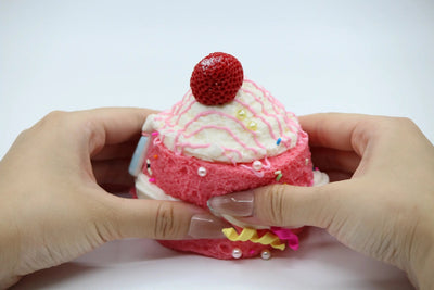Strawberry Cream Layer Cake - squishy - Yumi Squishy