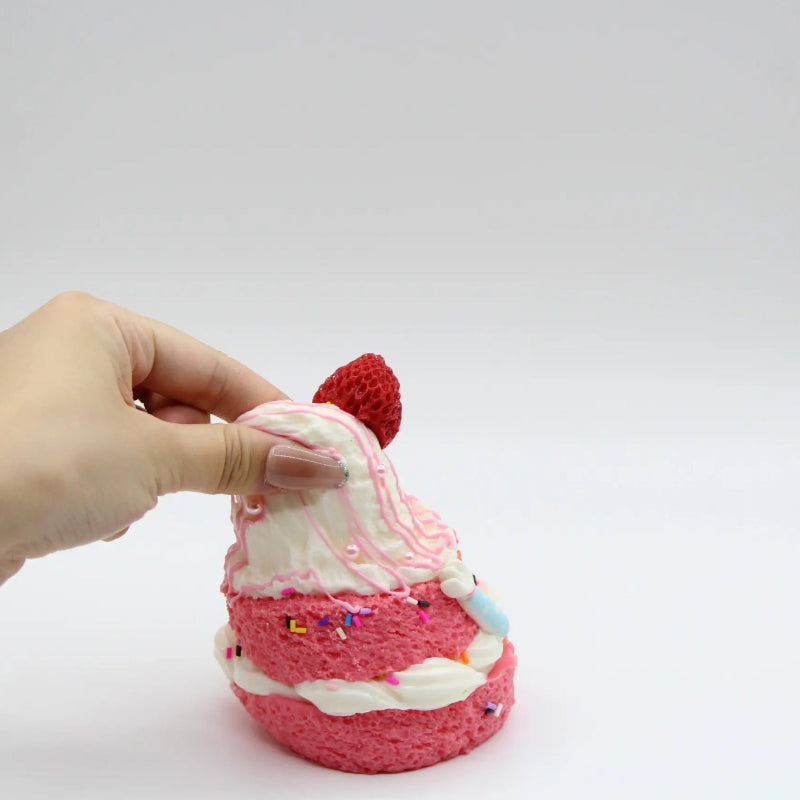Strawberry Cream Layer Cake - squishy - Yumi Squishy